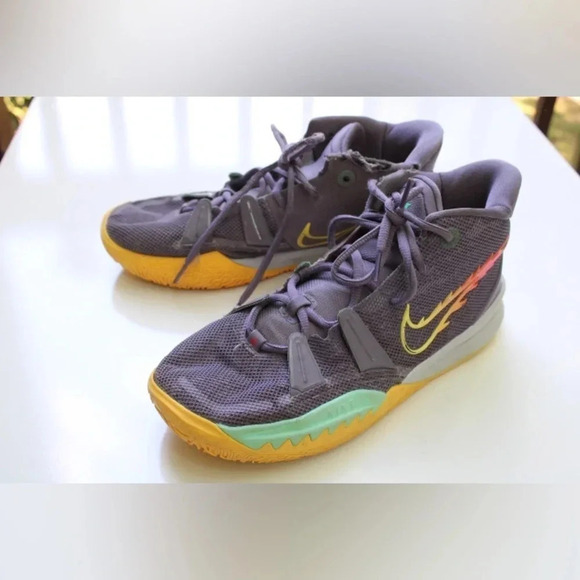 Nike Kyrie Daybreak shoes 7youth - Picture 12 of 15